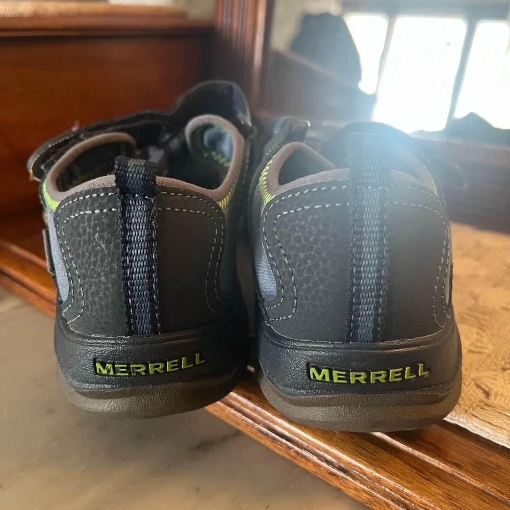 MERRELL Classic Hydro Close‎ Toed Outdoor Hiking Sandals Navy Blue Boy's Size 4
